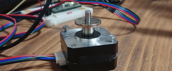 ステッピングモーター動作確認GIF